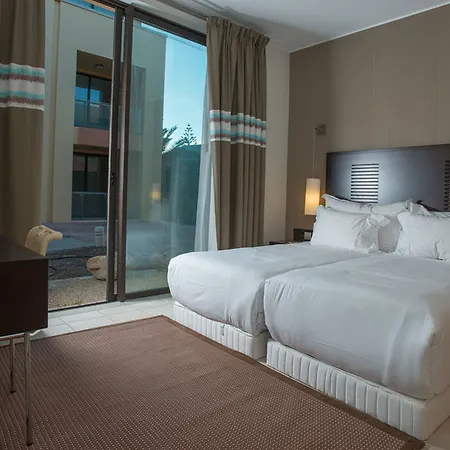 The Navigator - Colombus & 4*