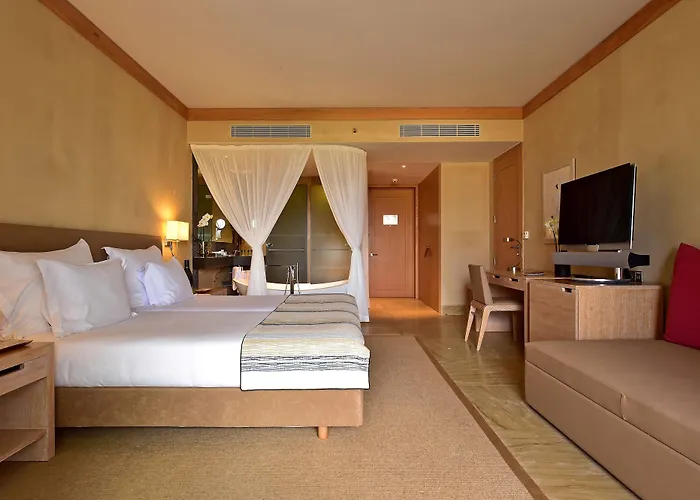 The Navigator - Colombus & Hotel Porto Santo