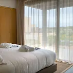 Hotel The Navigator - Colombus Apartments & Villas
