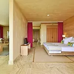 The Navigator - Colombus Apartments & Villas Porto Santo