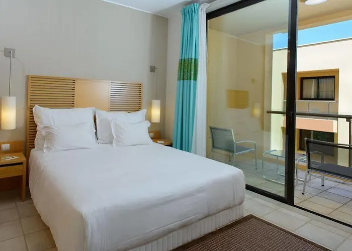 The Navigator - Colombus & 4*